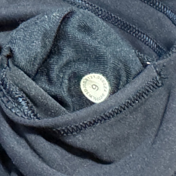 Lululemon Navy Wunder Train High-Rise Tight 28" - Picture 5 of 6